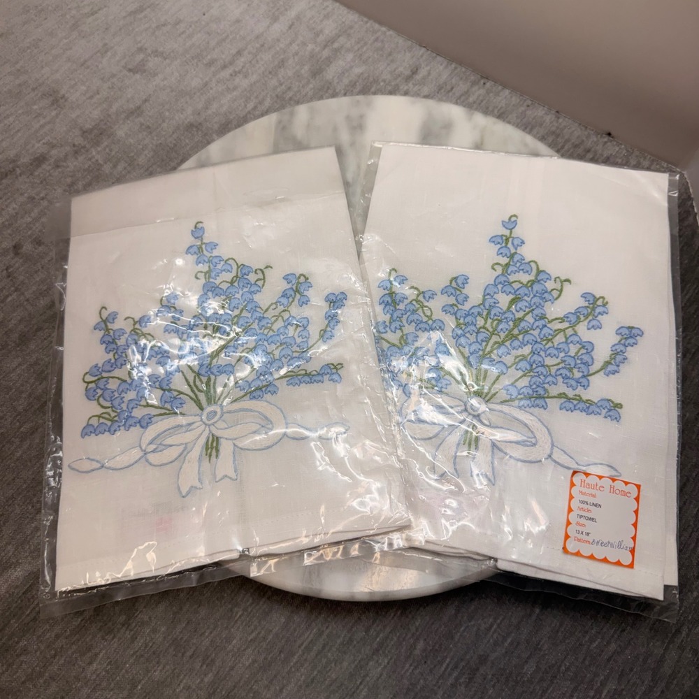 Haute Home Linen Tip Towels Sweet William Blue Floral Embroidered Set of 2 NEW